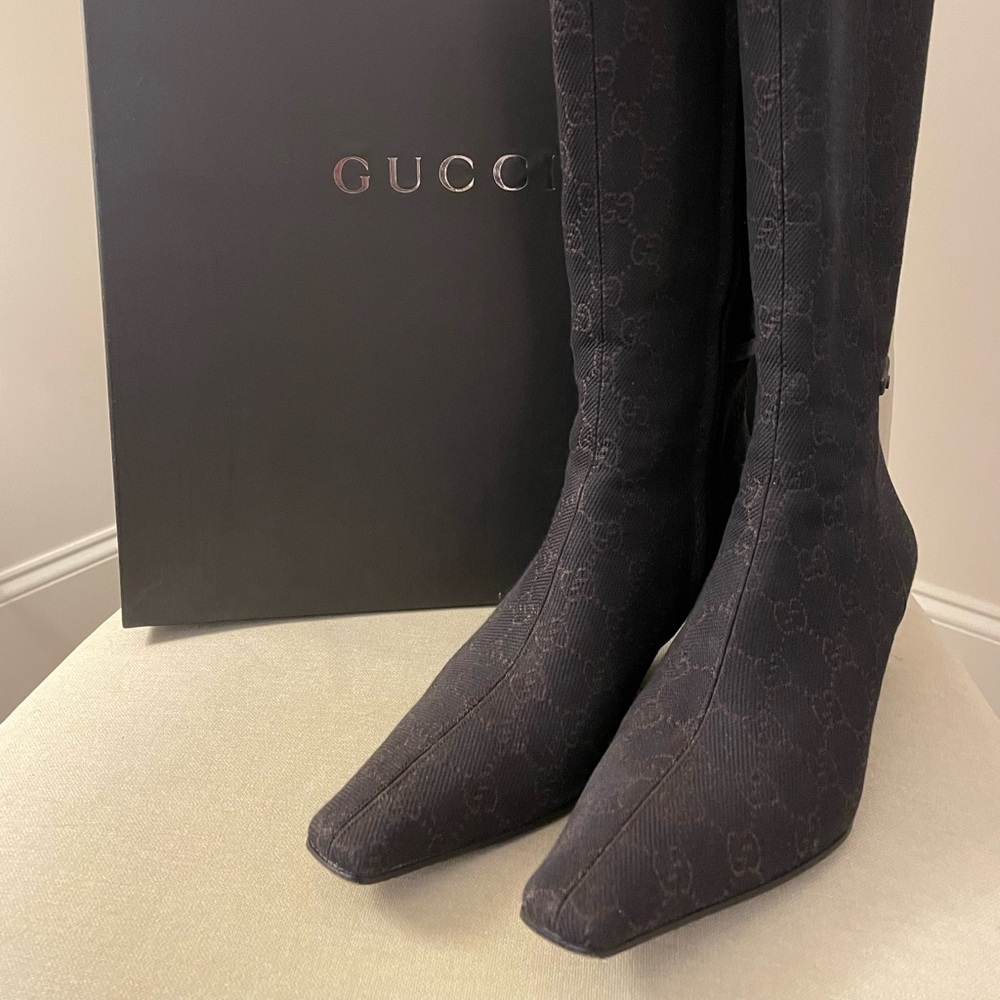 Gorgeous Gucci canvas boots, sz 8